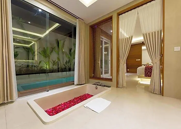 Outstanding 1br Private Pool Near ヴィラ *